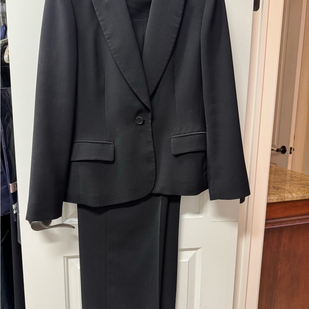 Jones New York Black Women's Suit